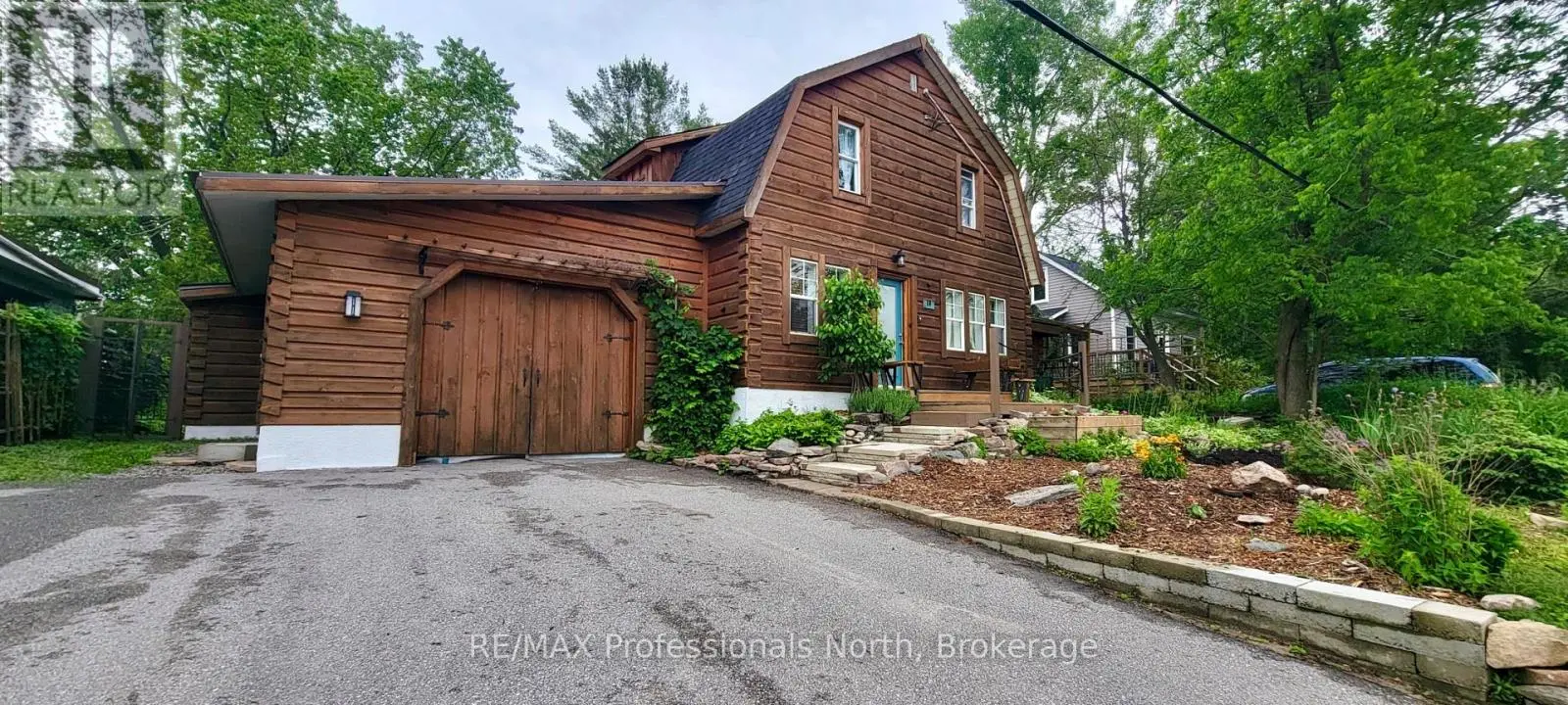 18 St. Germaine Street, Minden Hills (Minden)